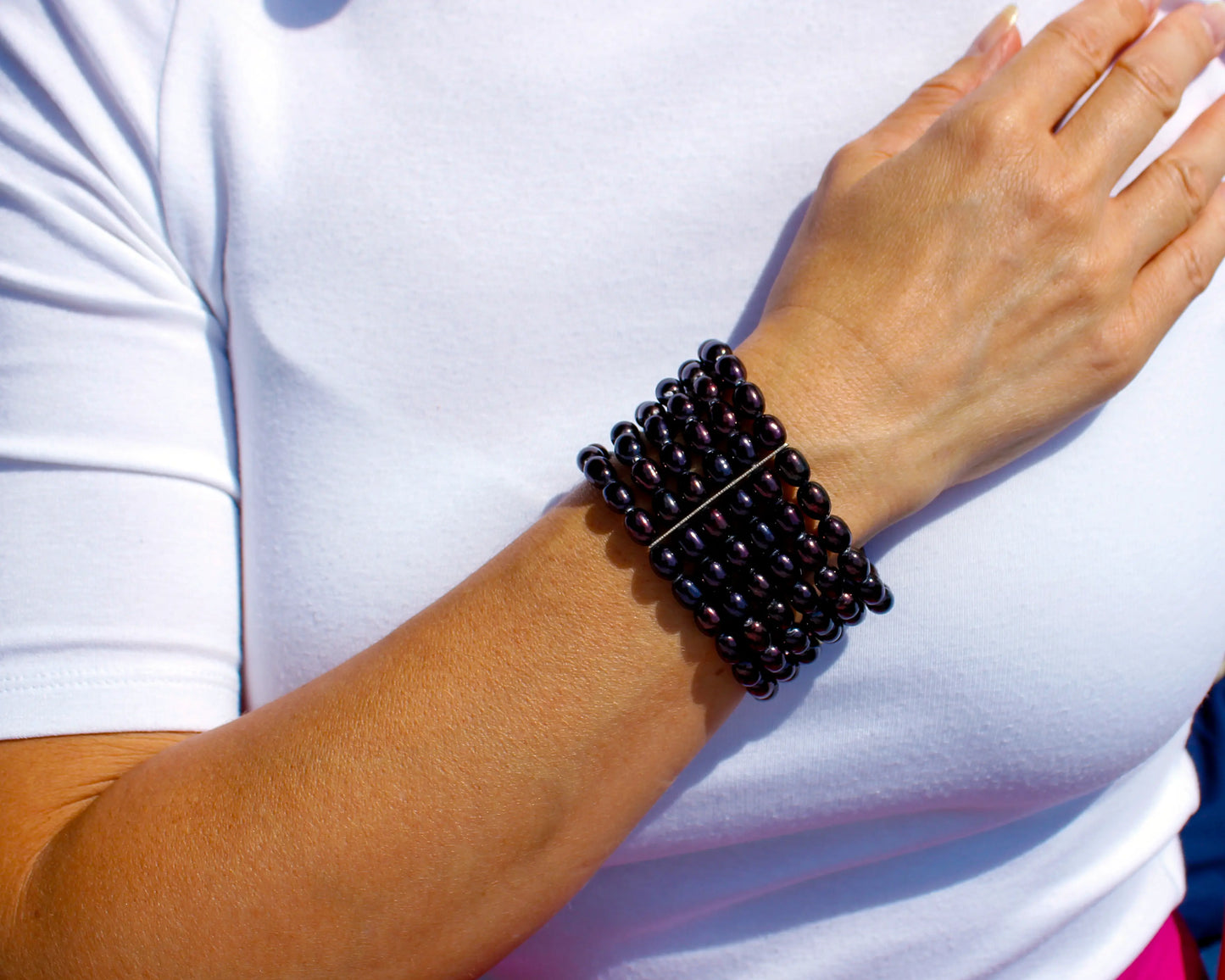 6-Reihiges Süßwasser-Zuchtperlen Armband Tiger Treasure- Qualität, inspiriert seit 1890