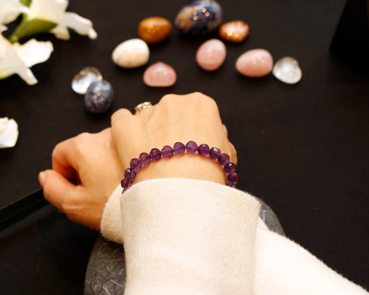 Amethyst Armband facettiert im Melon Cut handgefertigt mit Edelsteinen aus Uruguay Schmuckstück für innere Ruhe und Spiritualität Tiger Treasure- Qualität, inspiriert seit 1890