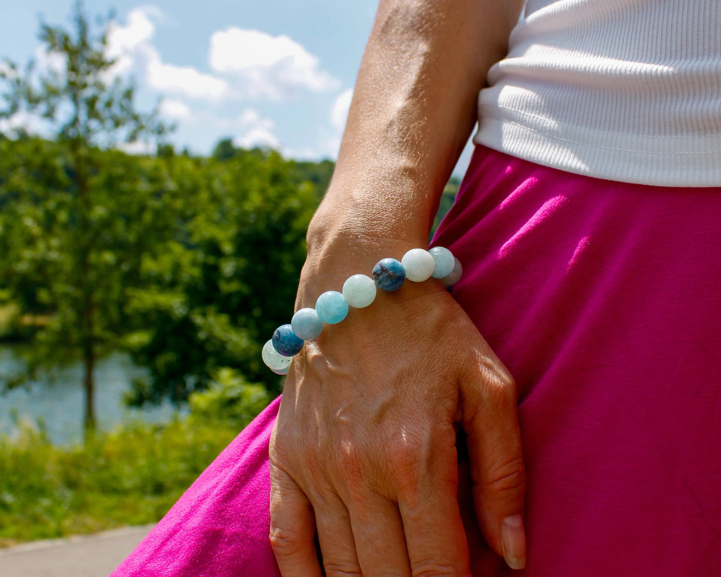 Aquamarin Armband 12 mm handgefertigt mit Edelsteinen aus Madagaskar Schmuckstück in Naturfarben für innere Ruhe und Harmonie Tiger Treasure- Qualität, inspiriert seit 1890