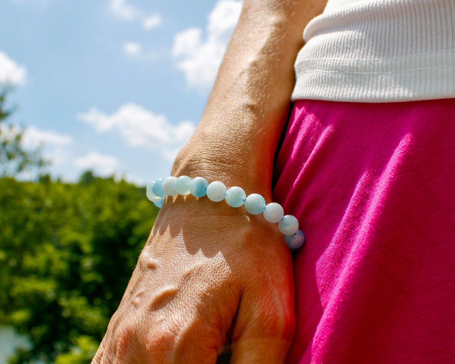 Aquamarin Armband 8 mm handgefertigt mit Edelsteinen aus Madagaskar Schmuckstück in sanften Naturfarben für zeitlose Eleganz und innere Ruhe Tiger Treasure- Qualität, inspiriert seit 1890