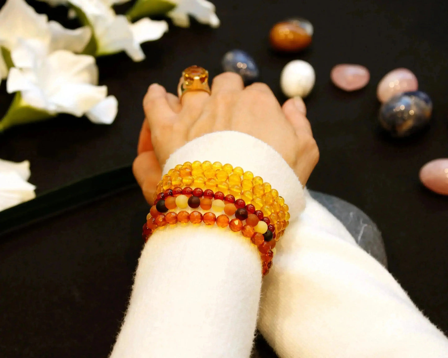 Bernstein Armband mit Steinen aus der Ostsee für warmen Glanz und natürliche Leichtigkeit Tiger Treasure - Qualität, inspiriert seit 1890