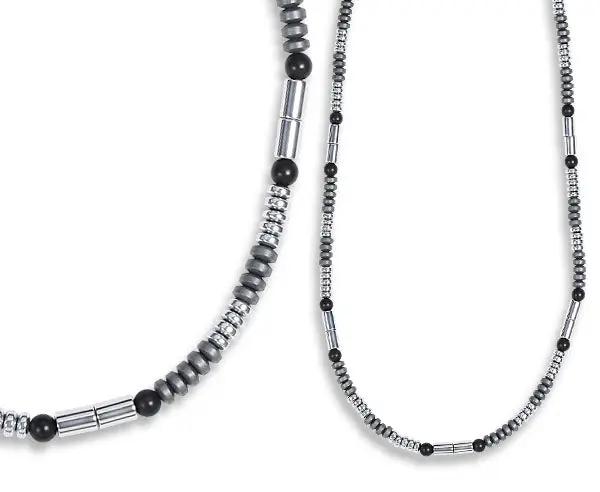 Collier aus Edelstahl und Hämatin mit matten Onixkugeln, 45 cm Länge und Karabinerverschluss