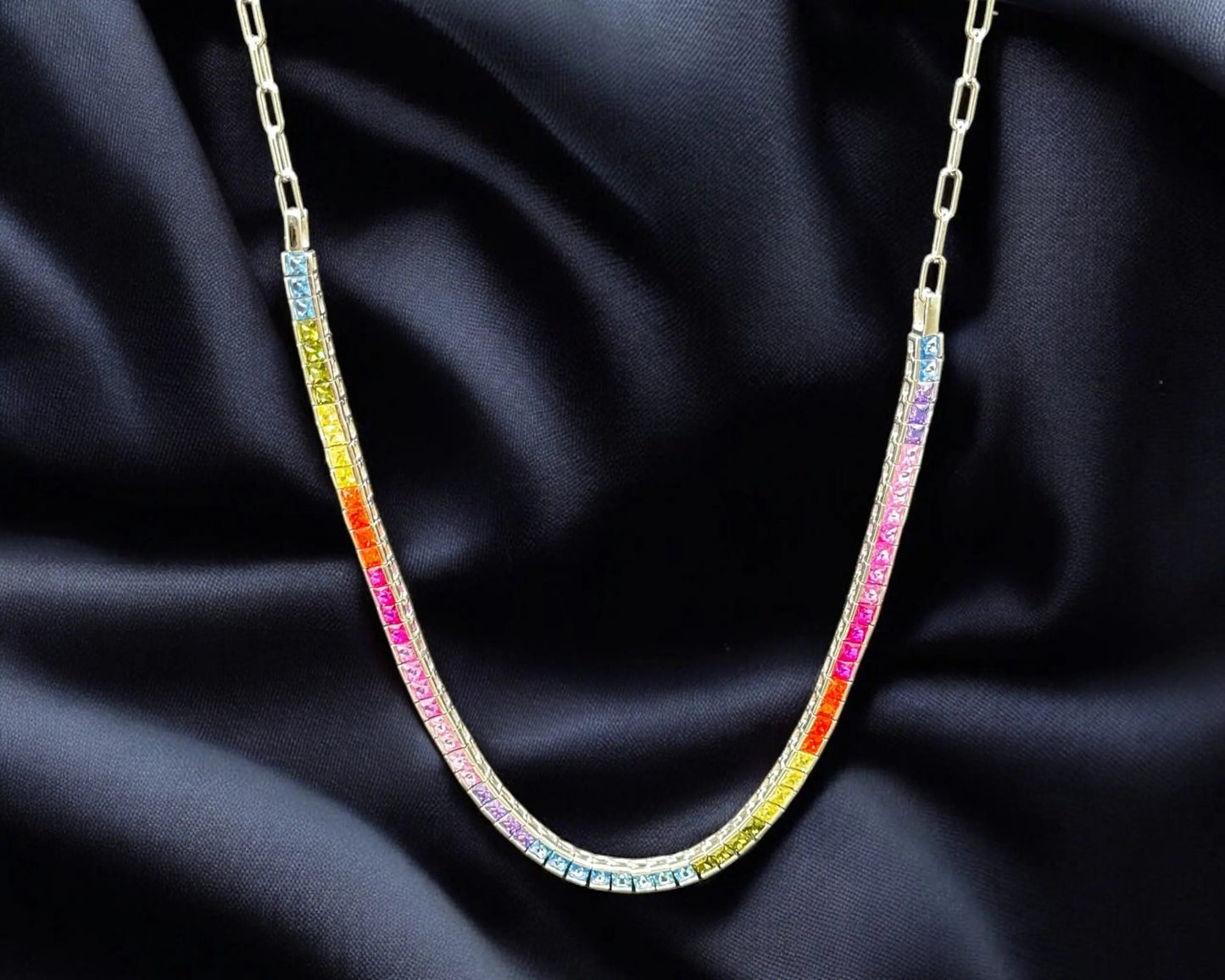 Silbercollier mit Rainbow Zirkoniasteinen für LGBTQ Pride