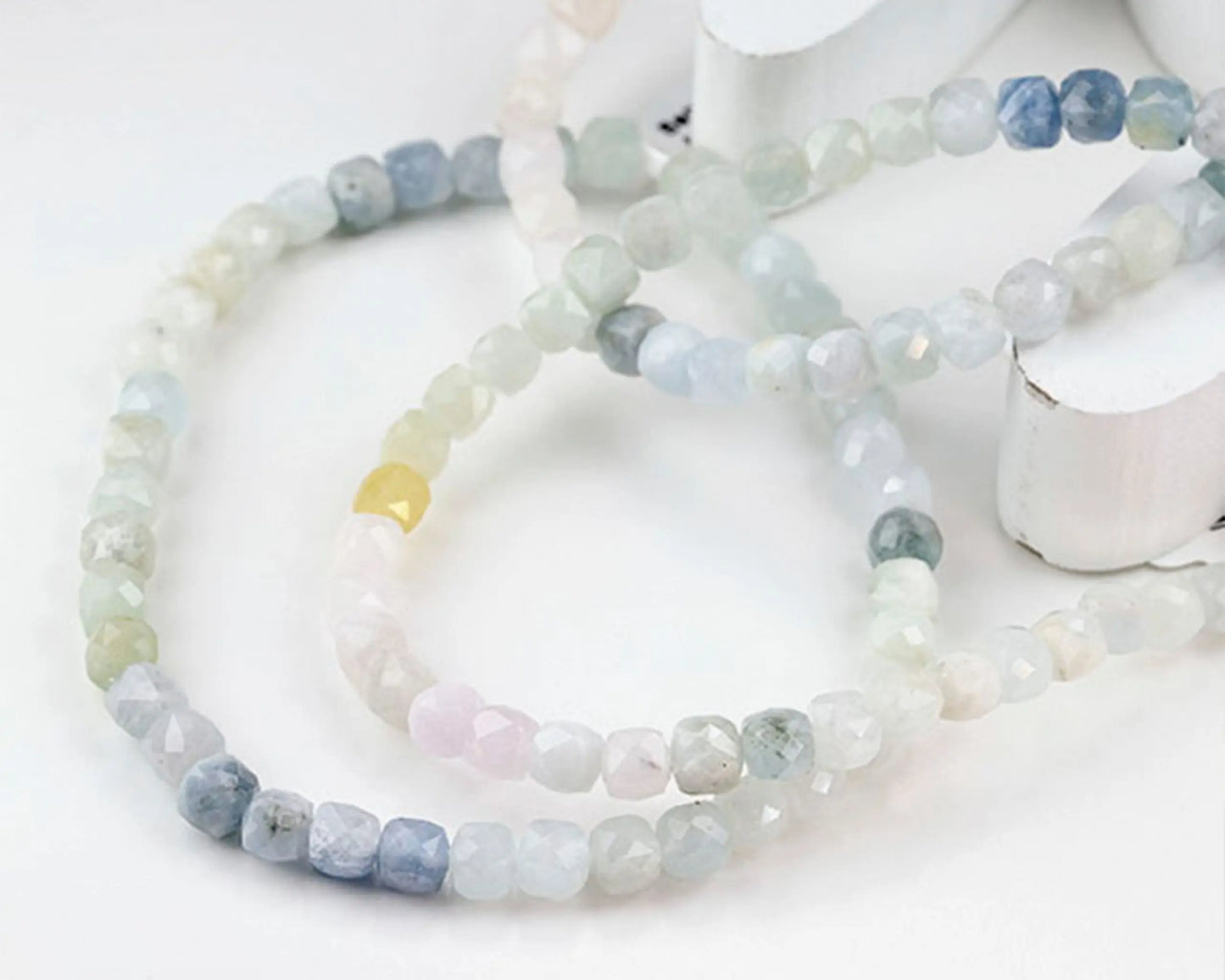 Handgefertigtes Beryll Armband – 4 mm facettierte Edelstein-Perlen mit Diamond Polish