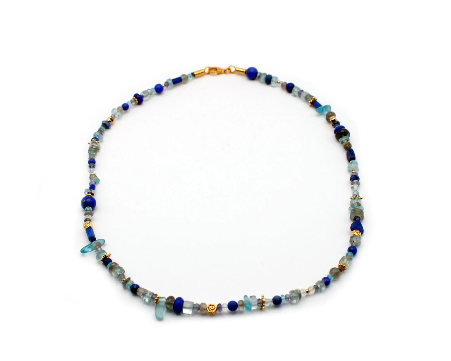 Blau-graue Edelsteinkette mit Lapis, Apatit, Iolith und Labradorit, 45 cm lang, rund & oval, 925 Silber vergoldet