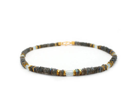 Handgefertigte Edelsteinkette 45 cm mit Labradorit und Aquamarin Carre Steine vergoldeter S-Hakenverschluss aus 925 Silber