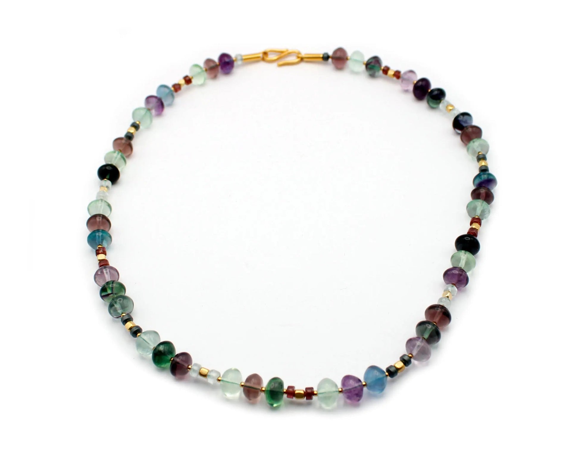 Handgefertigte Edelsteinkette mit Fluorit Aquamarin Turmalin und Hämatin 45 cm lang runde Steine vergoldeter S-Hakenverschluss