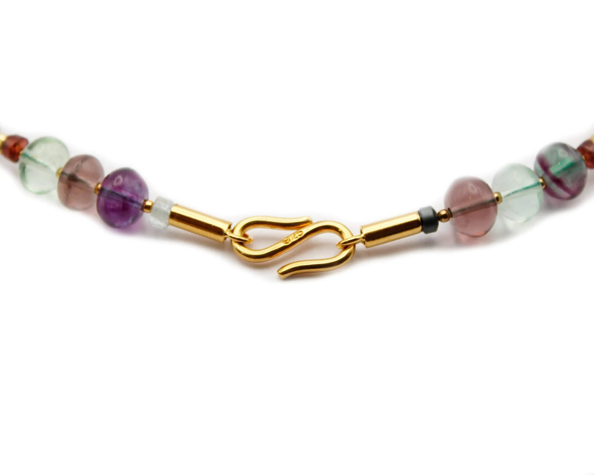 Handgefertigte Edelsteinkette mit Fluorit Aquamarin Turmalin und Hämatin 45 cm lang runde Steine vergoldeter S-Hakenverschluss