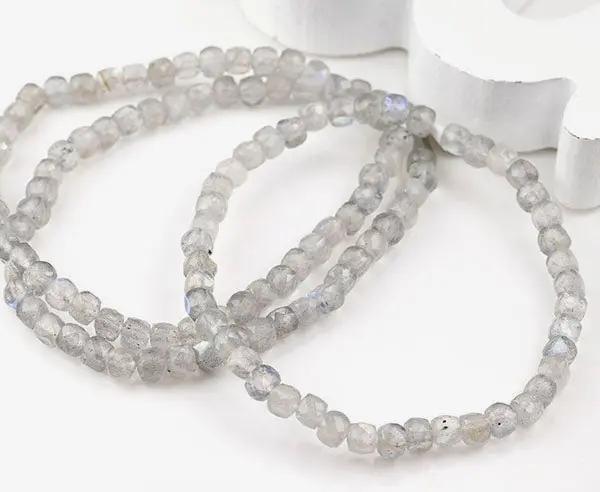 Labradorit Armband mit Würfelform in 19 cm Länge