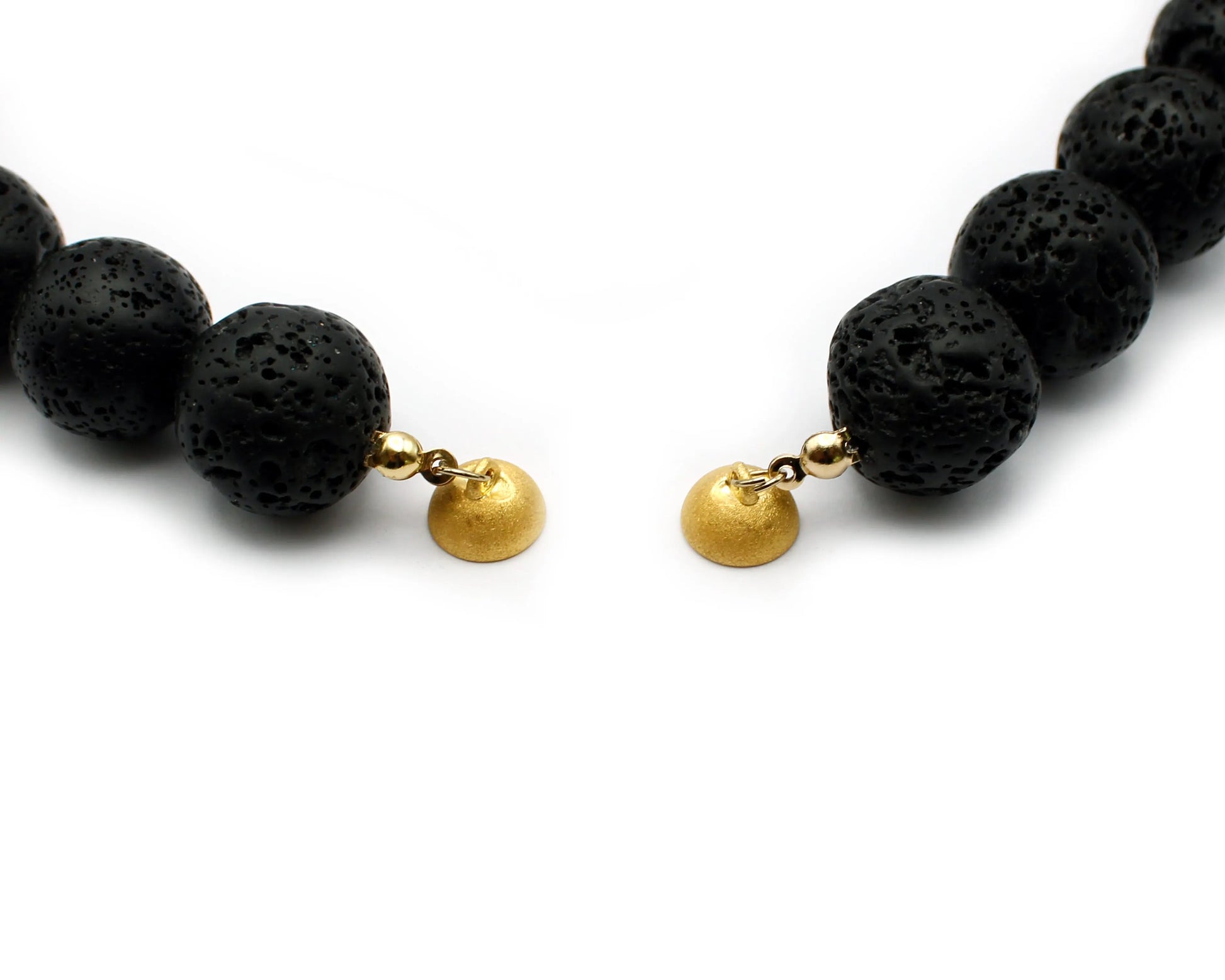 Lavastein Kette 18 mm handgefertigtes Schmuckstück aus Vulkangestein mit 925 Silberverschluss für Stärke Ausdruck und Ursprünglichkeit Tiger Treasure - Qualität, inspiriert seit 1890