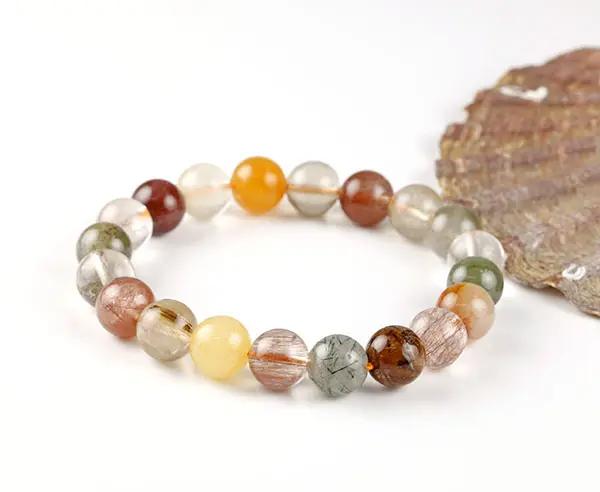Multicolor-Armband aus Bergkristall und Rutil für Eleganz und Spiritualität