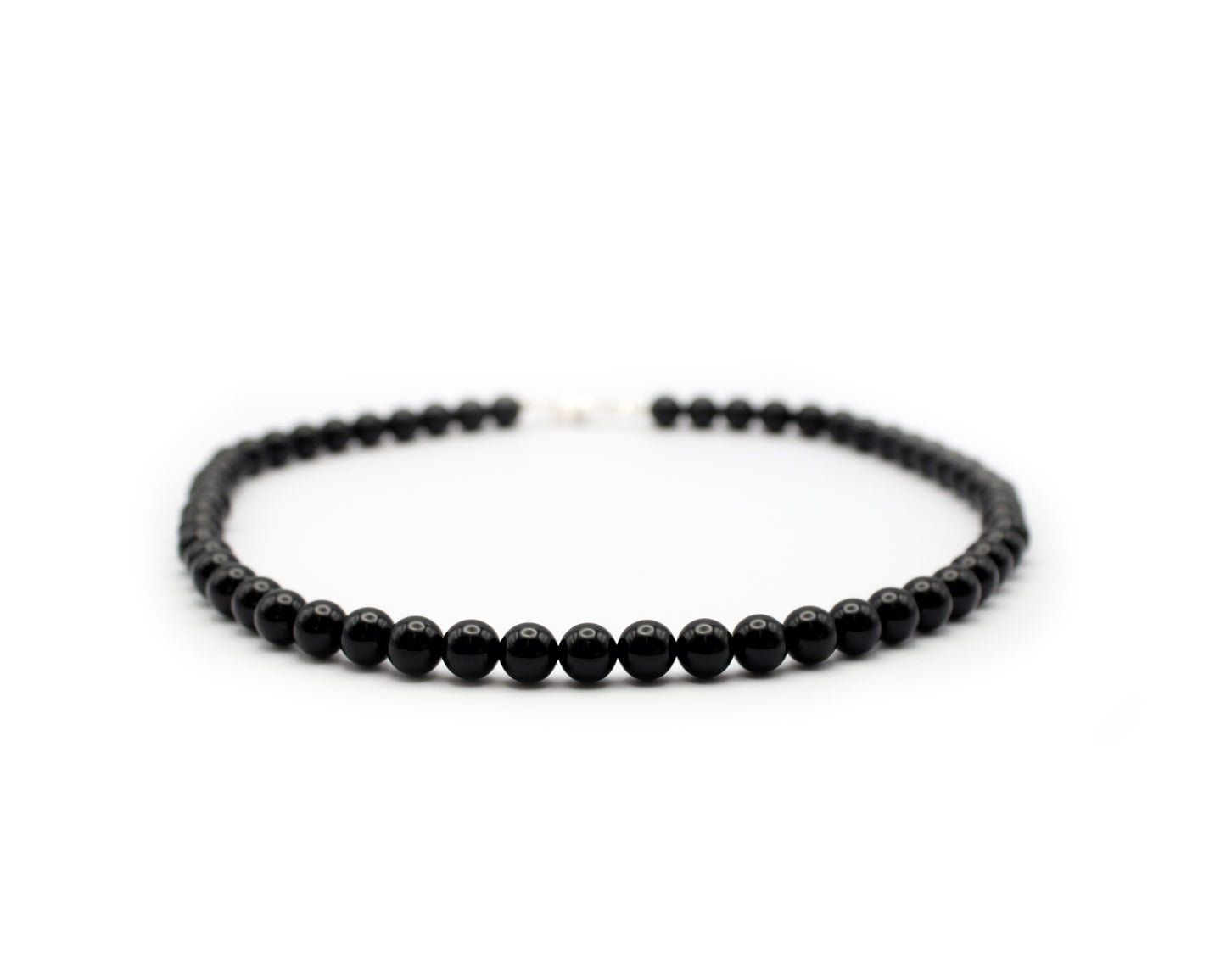 Onyx Kette 8 mm handgefertigtes Schmuckstück aus Brasilien mit 925 Silberkarabiner für Stärke Schutz und klassische Eleganz Tiger Treasure - Qualität, inspiriert seit 1890