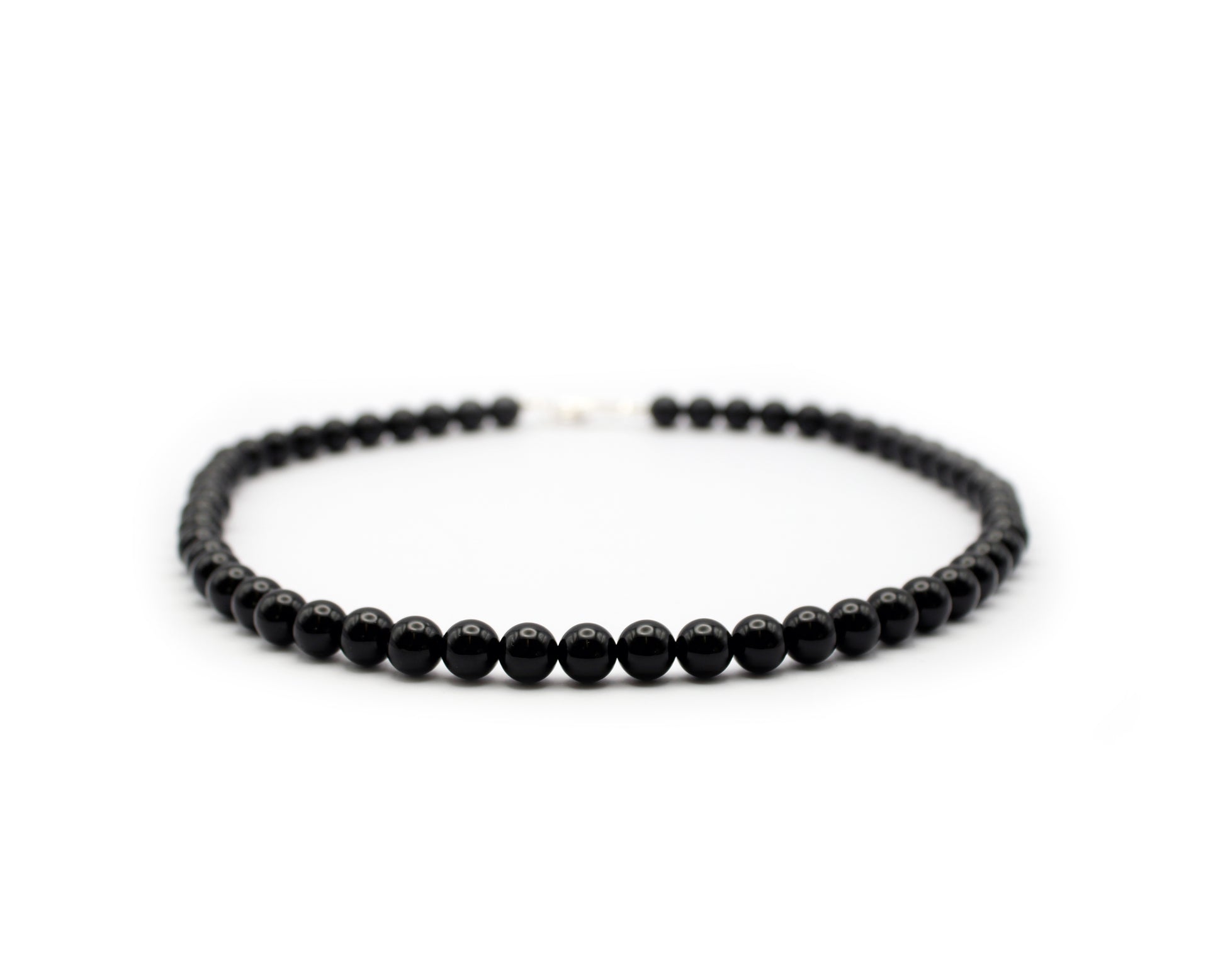 Onyx Kette 8 mm handgefertigtes Schmuckstück aus Brasilien mit 925 Silberkarabiner für Stärke Schutz und klassische Eleganz Tiger Treasure - Qualität, inspiriert seit 1890