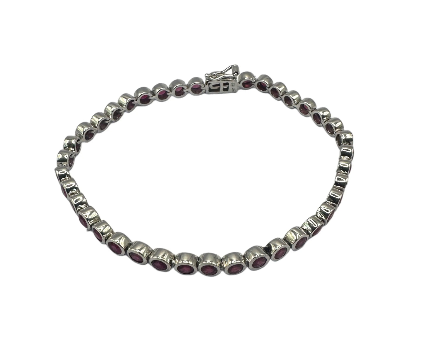 Silber Armband mit facettierten, reinheitsverbesserten Rubinen in Zargenfassung, 18,5 cm lang