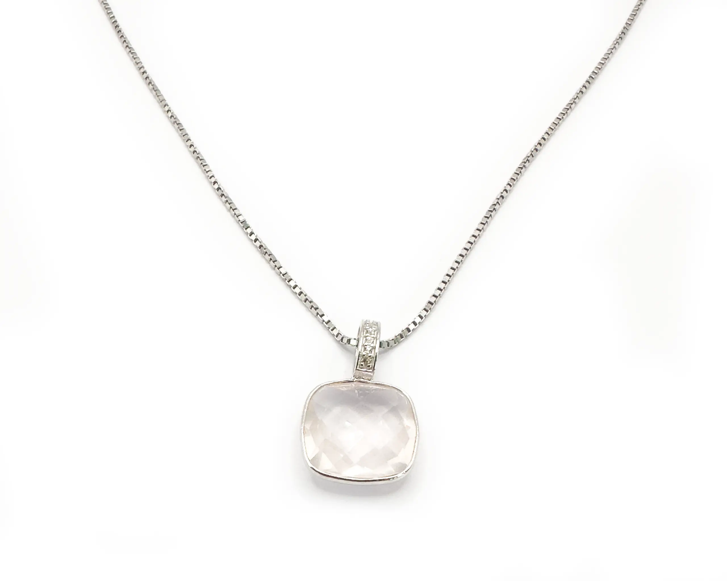 Silber Collier mit facettiertem Rosenquarz-Anhänger und weißen Edeltopasen im antiken Look