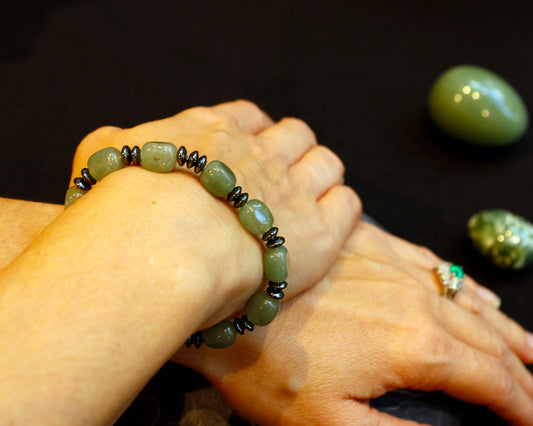 Aventurin Armband mit Hämatit handgefertigt mit Edelsteinen aus Indien und Brasilien Schmuckstück für positive Energie und Schutz Tiger Treasure- Qualität, inspiriert seit 1890