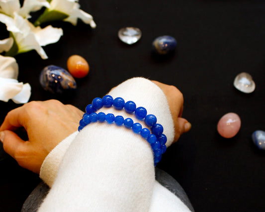 Blauachat Armband 8mm facettiert handgefertigt mit Edelsteinen aus Uruguay Schmuckstück für Ruhe Klarheit und strahlende Eleganz Tiger Treasure- Qualität, inspiriert seit 1890