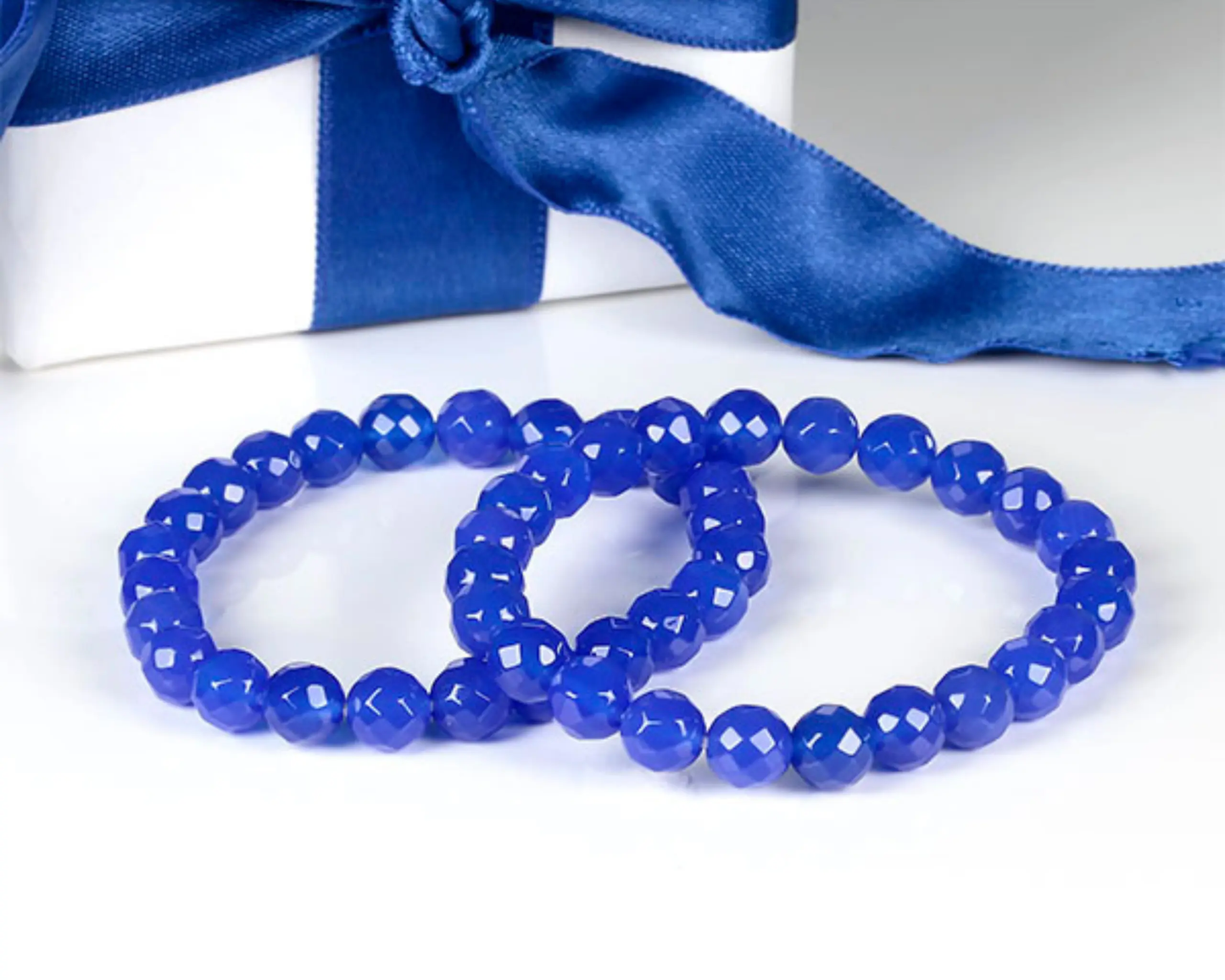 Handgefertigtes Blauachat-Armband mit 8 mm facettierten Perlen
