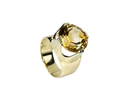 Bague en citrine et or jaune 14 carats