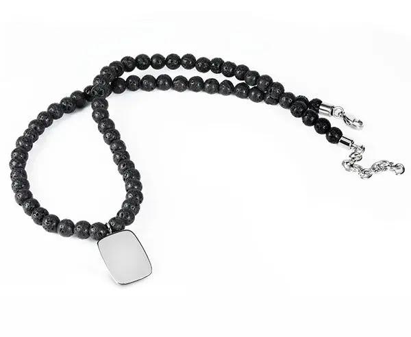 Collier aus Edelstahl und schwarzen Lavasteinen mit Gravurplatte und Edelstahlkarabiner, 45+4 cm