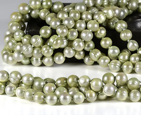 Grüne Süßwasserzuchtperlenkette 255 cm oval