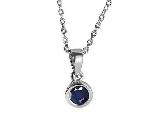 Silber Anhänger mit reinheitsverbessertem Saphir und rhodinierter Kette
