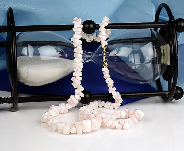 Exquisite Korallen-Kette aus Corallium secundum mit silber-vergoldetem Karabiner