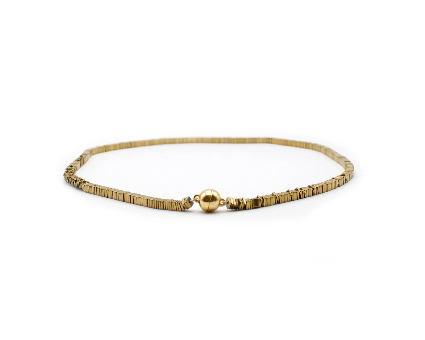 Goldfarbene Hämatit Carre Kette Shadow Magnetica Magnetverschluss aus 925 Silber handgefertigte Eleganz Tiger Treasure- Qualität, inspiriert seit 1890