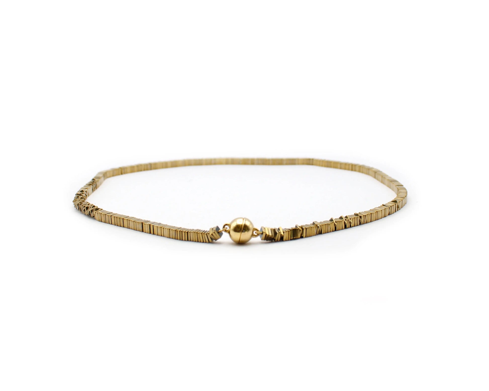 Goldfarbene Hämatit Carre Kette Shadow Magnetica Magnetverschluss aus 925 Silber handgefertigte Eleganz Tiger Treasure- Qualität, inspiriert seit 1890