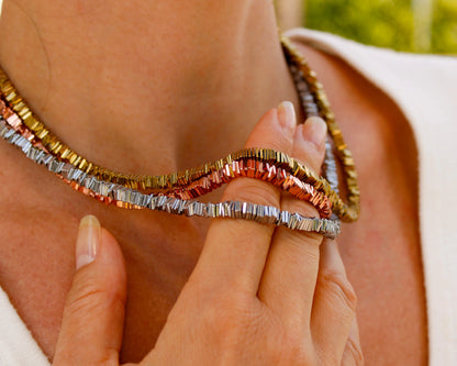 Hämatit Kette Carré Shadow Magnetica handgefertigtes Schmuckstück mit 925 Silber Magnetverschluss für Stärke Balance und elegante Ausdruckskraft Tiger Treasure - Qualität, inspiriert seit 1890