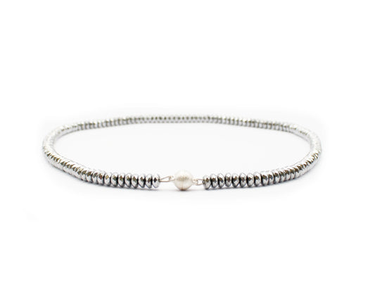 Hämatit Rondell Kette Shadow Magnetica mit Silber Magnetverschluss handgefertigte Eleganz in silberner Optik Tiger Treasure- Qualität, inspiriert seit 1890