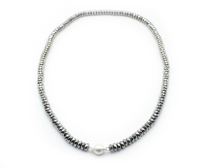 Einreihige Hämatin-Kette mit 6x3 mm Rondellen und 8-mm-eismattem Magnetverschluss für stilvolle Eleganz