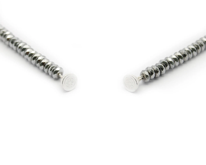 Einreihige Hämatin-Kette mit 6x3 mm Rondellen und 8-mm-eismattem Magnetverschluss für stilvolle Eleganz