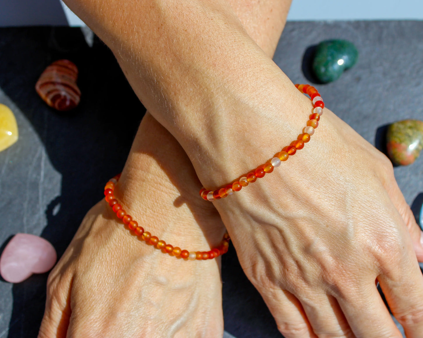 Karneol Armband 4mm matt handgefertigt mit Edelsteinen aus Brasilien Schmuckstück für kraftvolle Energie und Vitalität Tiger Treasure- Qualität, inspiriert seit 1890