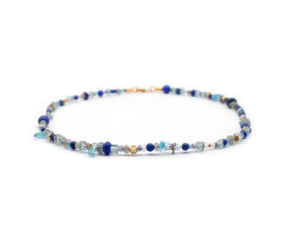 Blau-graue Edelsteinkette mit Lapis, Apatit, Iolith und Labradorit, 45 cm lang, rund & oval, 925 Silber vergoldet