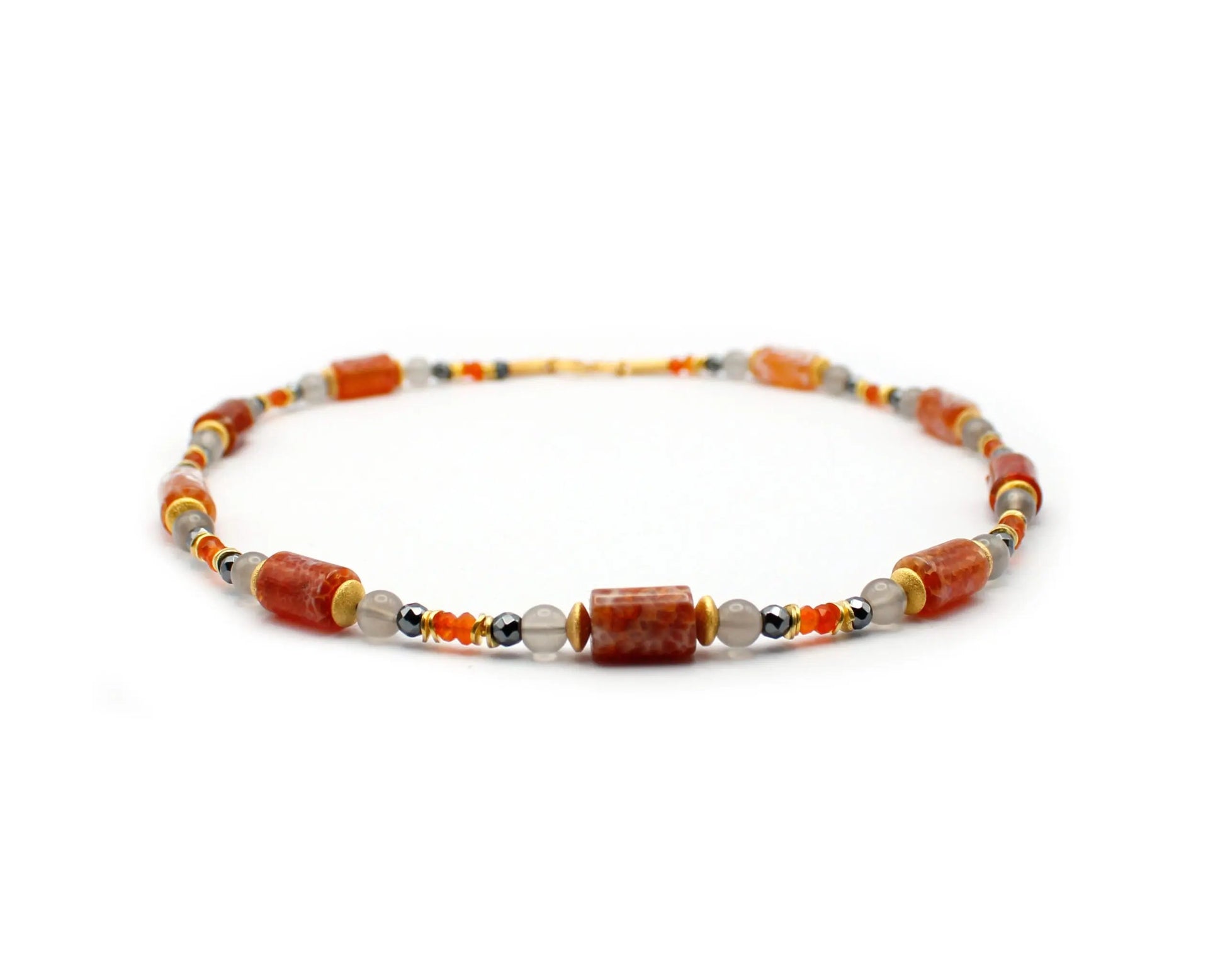 Handgefertigte Edelsteinkette 45 cm mit rund geschliffenen Karneol Mondstein und Hämatin Steinen in 3–7 mm mit vergoldetem S-Hakenverschluss