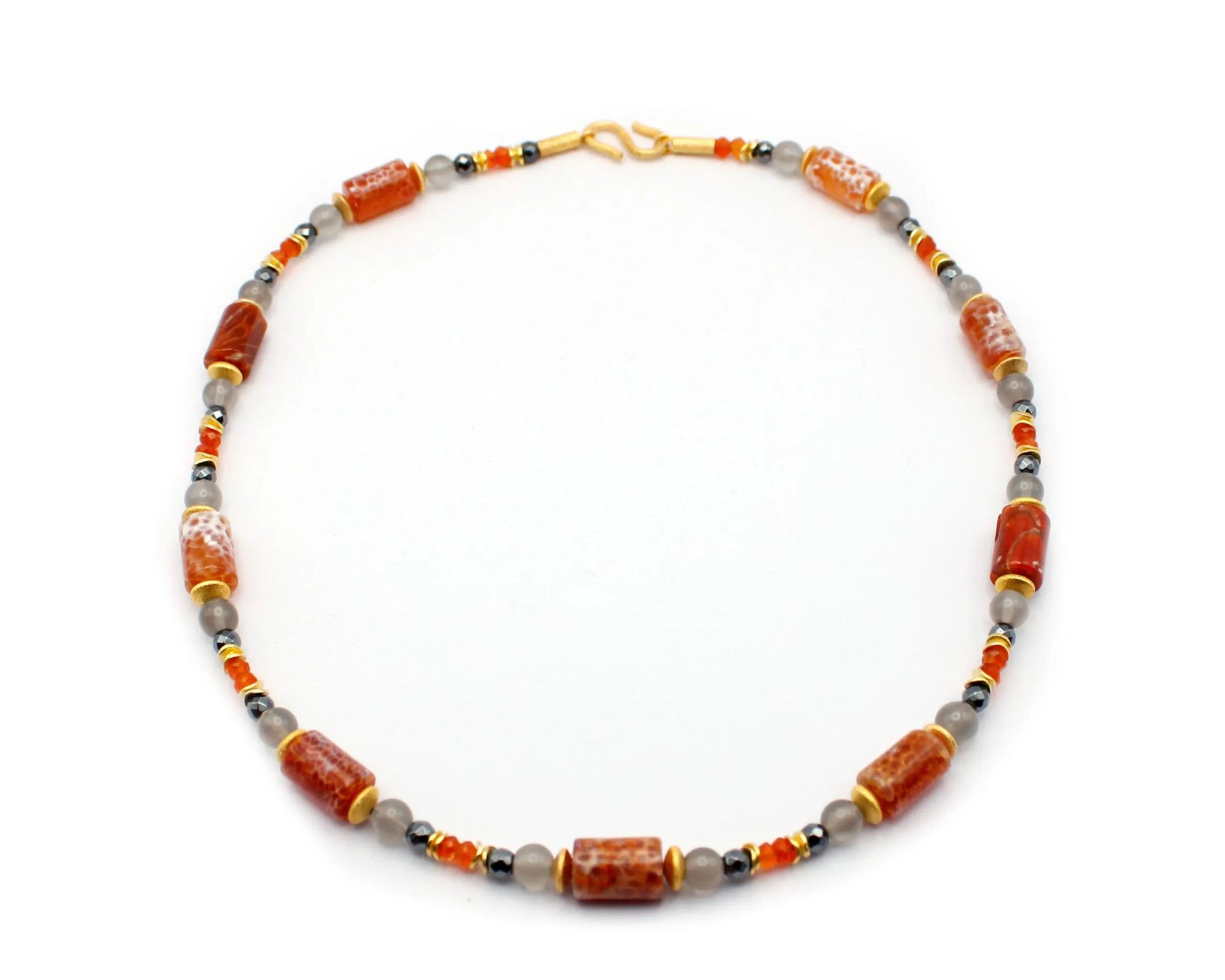 Handgefertigte Edelsteinkette 45 cm mit rund geschliffenen Karneol Mondstein und Hämatin Steinen in 3–7 mm mit vergoldetem S-Hakenverschluss