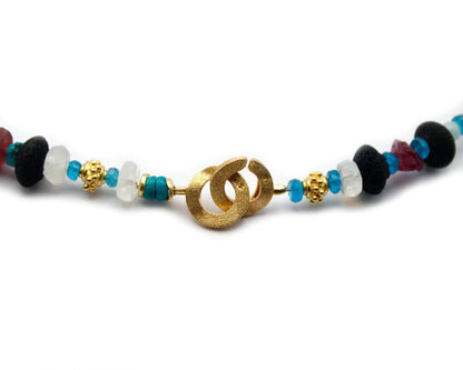 Handgefertigte Edelsteinkette 45 cm mit oval facettierten Turmalin Lava Amazonit Apatit Türkis und Mondstein Steinen vergoldeter Einhängeverschluss aus 925 Silber