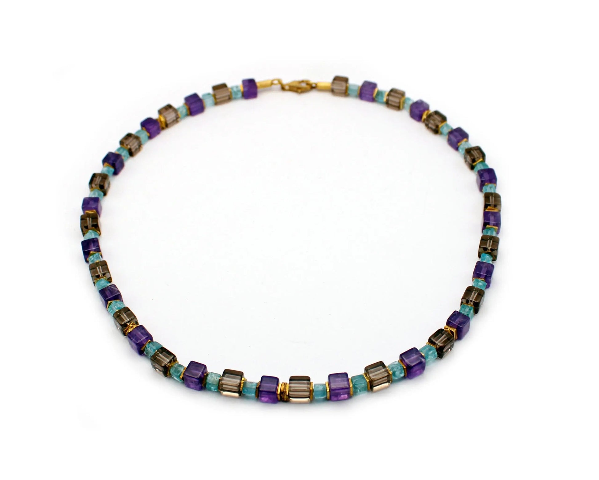 Handgefertigte Edelsteinkette 45 cm mit quadratischen Apatit Amethyst und Rauchquarz Steinen vergoldeter Karabiner aus 925 Silber