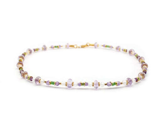 Handgefertigte Edelsteinkette mit Amethyst Quarz und Tsavorit 45 cm runde Steine 5–8 mm vergoldeter Karabiner