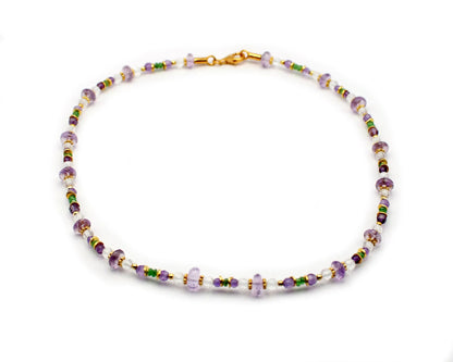Handgefertigte Edelsteinkette mit Amethyst Quarz und Tsavorit 45 cm runde Steine 5–8 mm vergoldeter Karabiner