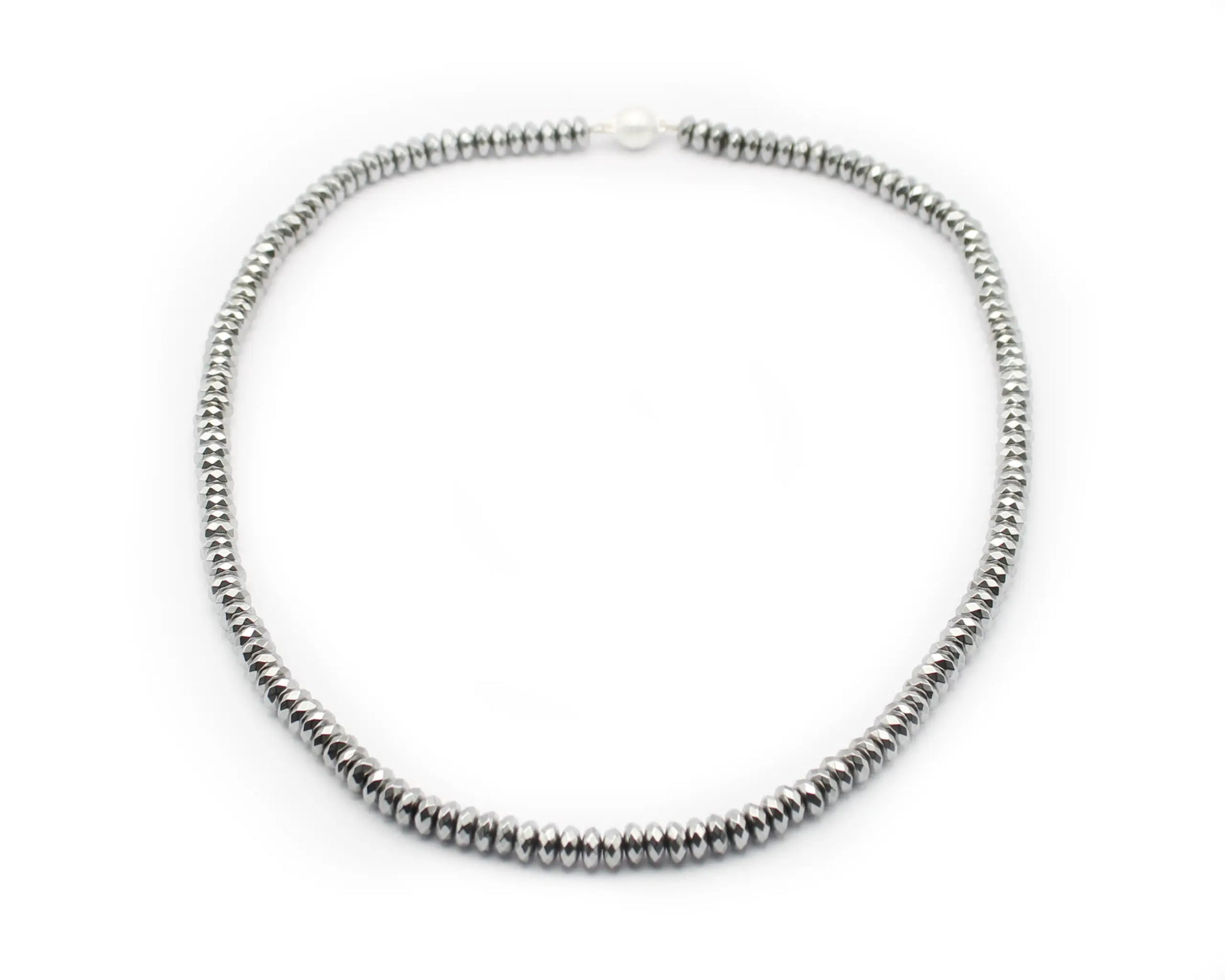 Einreihige Hämatin-Kette mit 6x3 mm Rondellen und 8-mm-eismattem Magnetverschluss für stilvolle Eleganz