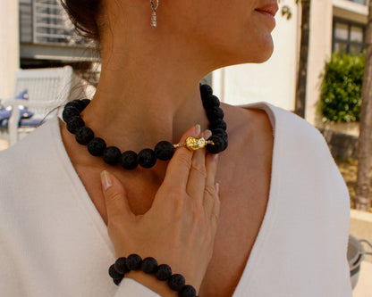 Lavastein Kette 18 mm handgefertigtes Schmuckstück aus Vulkangestein mit 925 Silberverschluss für Stärke Ausdruck und Ursprünglichkeit Tiger Treasure - Qualität, inspiriert seit 1890