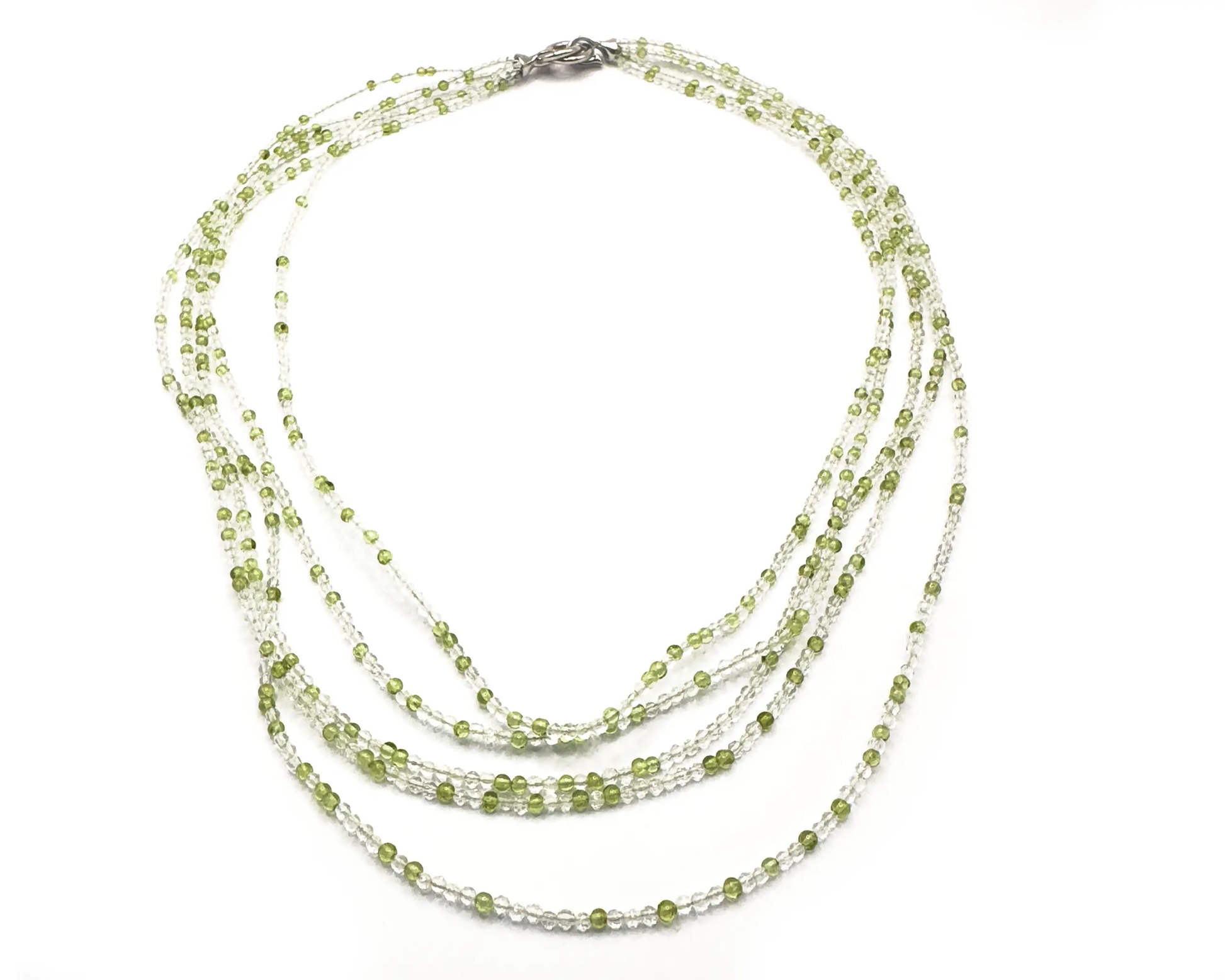 Mehrreihige Kette aus Bergkristall und Peridot mit Silberverschluss, 45 cm