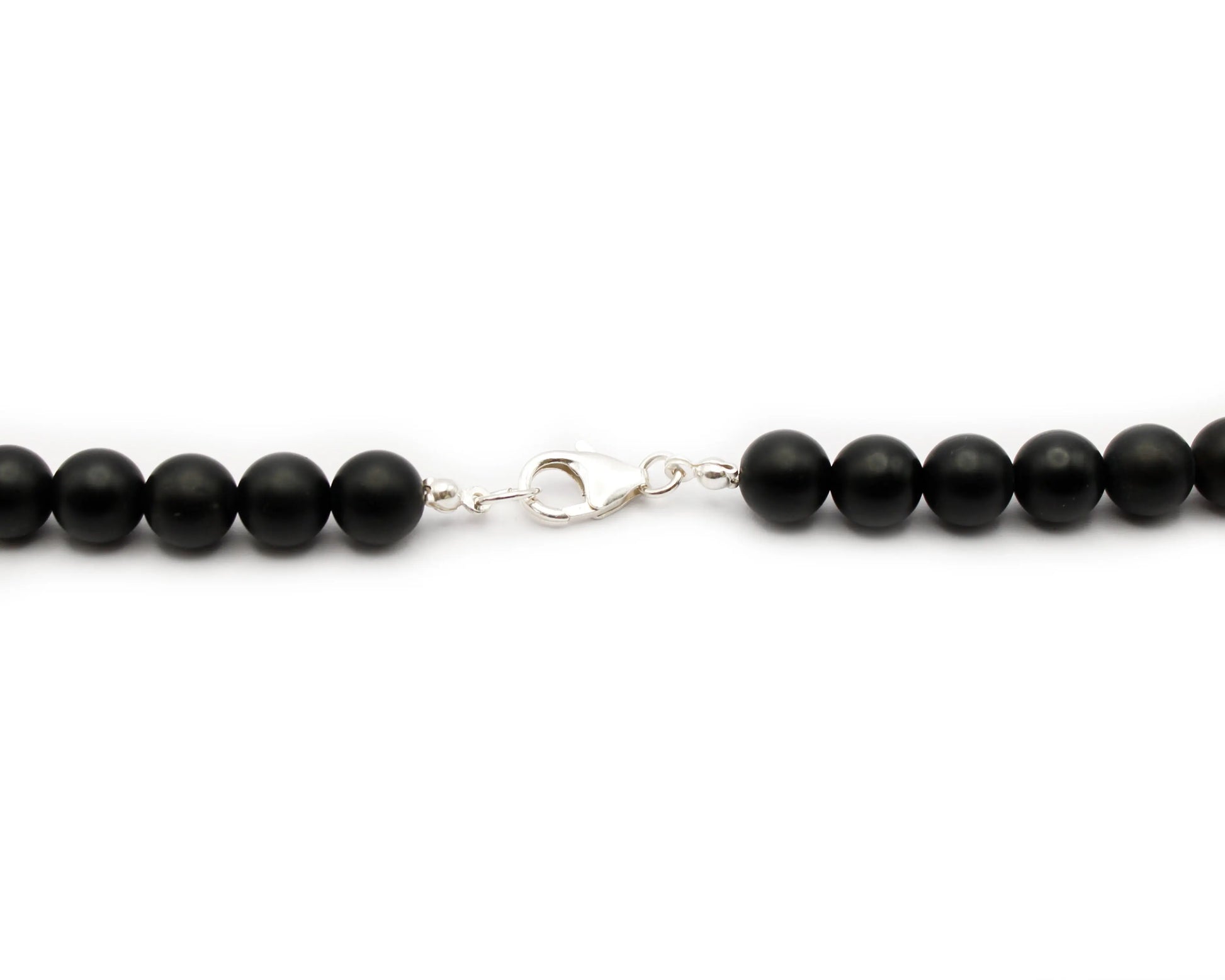 Onyx Kette matt 8 mm handgefertigtes Schmuckstück aus Brasilien mit 925 Silberkarabiner für Stärke Schutz und zeitlose Eleganz Tiger Treasure - Qualität, inspiriert seit 1890