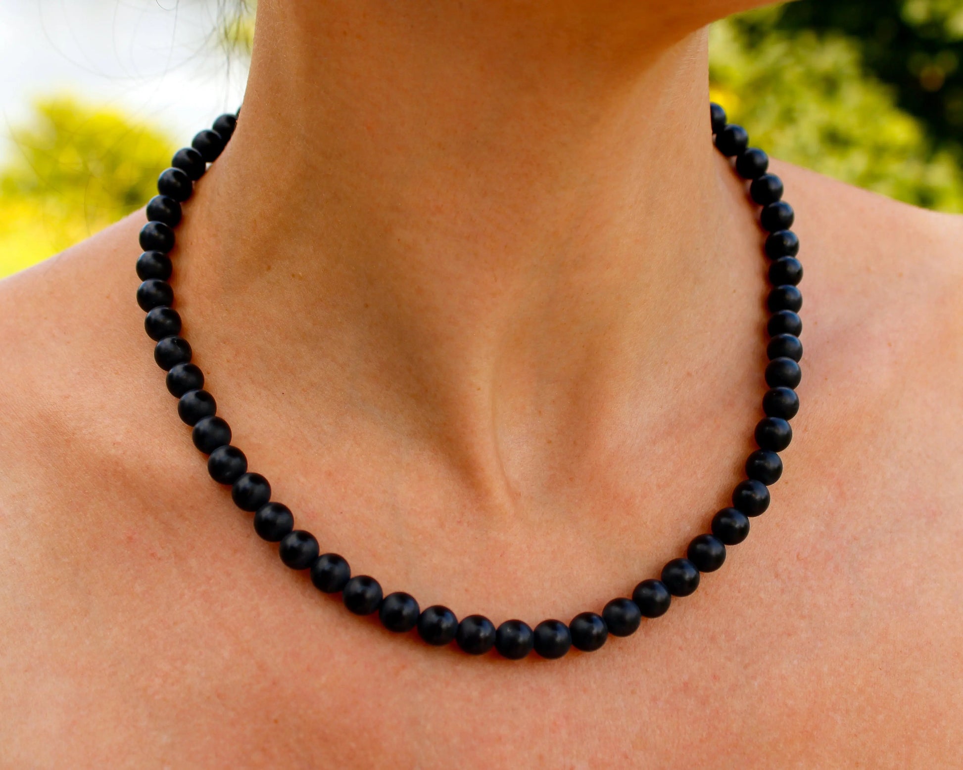 Onyx Kette matt 8 mm handgefertigtes Schmuckstück aus Brasilien mit 925 Silberkarabiner für Stärke Schutz und zeitlose Eleganz Tiger Treasure - Qualität, inspiriert seit 1890