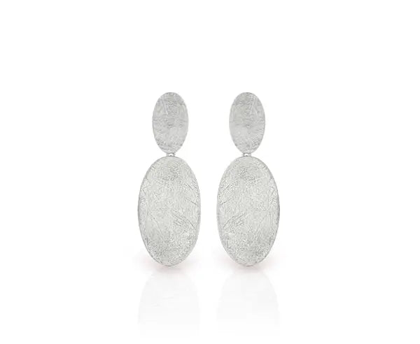 Rhodinierte Silber-Ohrstecker mit mattierter Kratzstruktur – Ovale Elemente Tiger Treasure - Qualität, inspiriert seit 1890