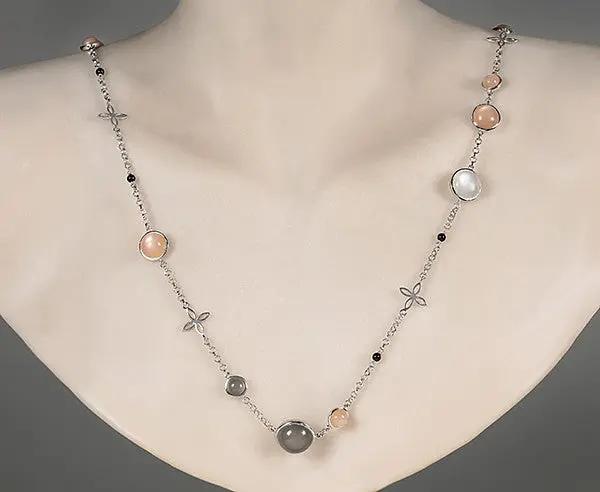 Rhodiniertes Silber Collier mit Mondstein-Cabochons und Onixkugeln