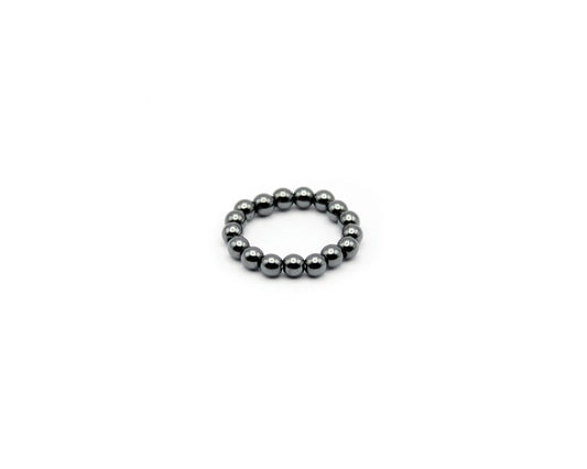 Elastischer Ring aus dunklem Hämatin mit 4 mm Perlen und 1,8 cm Durchmesser
