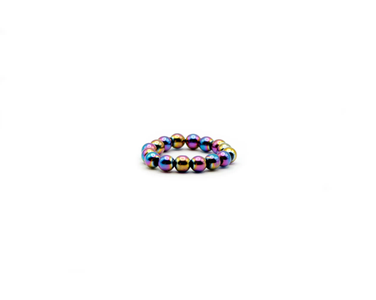 Elastischer Hämatin-Ring in Regenbogenfarben mit 4 mm Perlen – bunter Edelsteinschmuck mit Strahlkraft